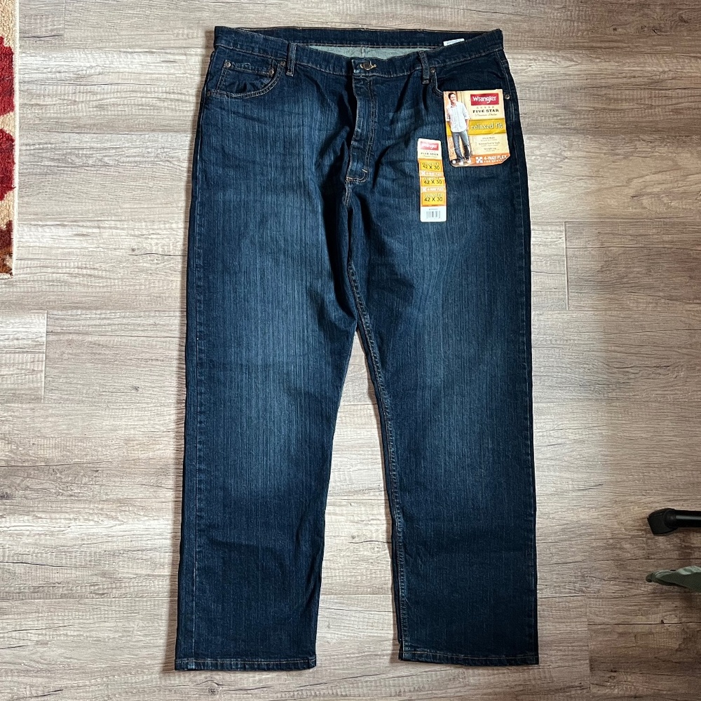 WRANGLER Five Star Premium Denim 4-Way Flex Relaxed Fit Jean (Size 42x30)